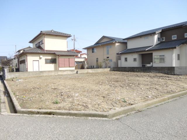 Local land photo. Chiyono elementary school, Hokusei junior high school