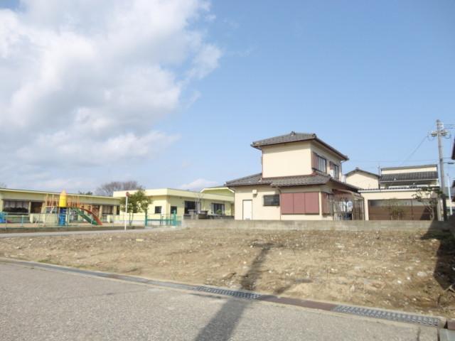 Local land photo. Photo seen the site from the west road