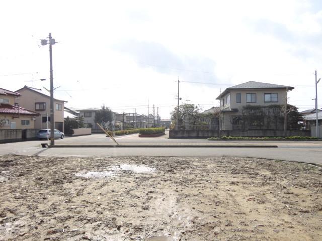 Local land photo. Photos from the site was looking west. 