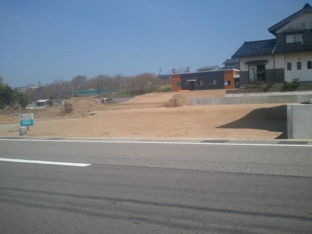 Local appearance photo. Wide gap between the neighbor, Day is a good place.