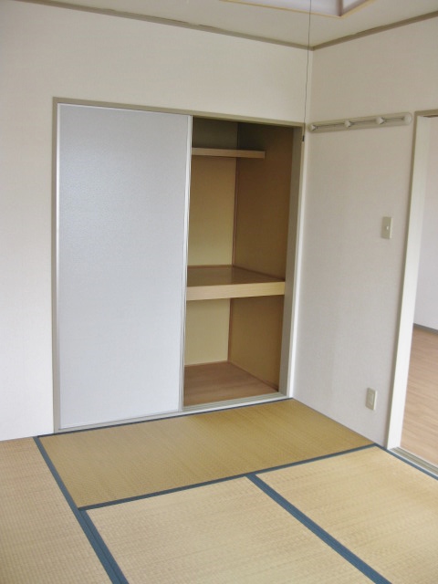 Other room space. Japanese-style room 6 quires ☆