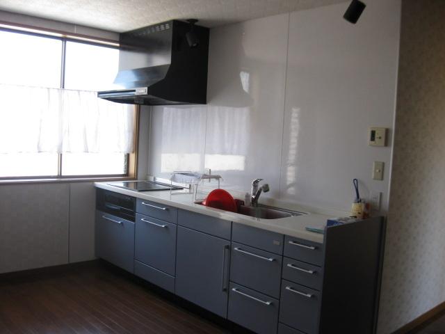 Kitchen. Room (May 2013) Shooting