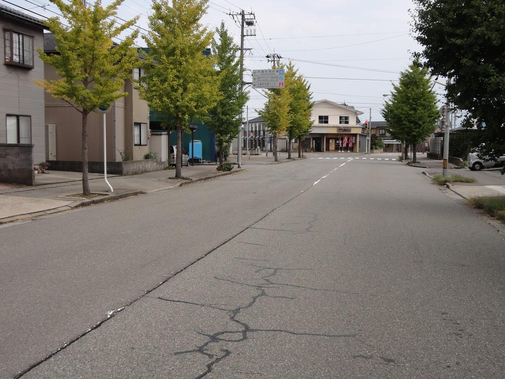Local photos, including front road. Local (July 2013) Shooting