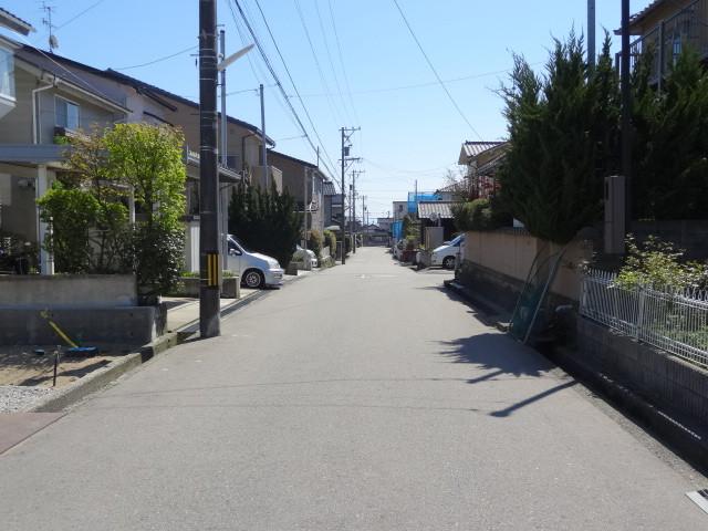 Other local. Frontal road