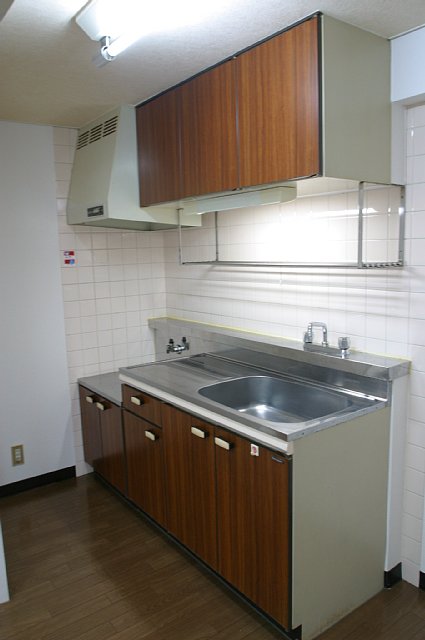 Kitchen. Put gas stove 2-neck