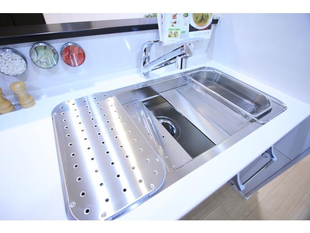 Kitchen. Utility sink