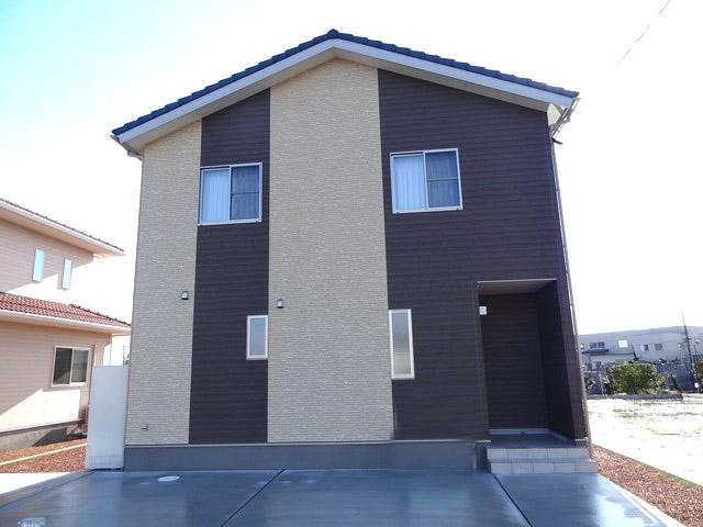 Local appearance photo. Door panel elementary school, Nagata junior high school