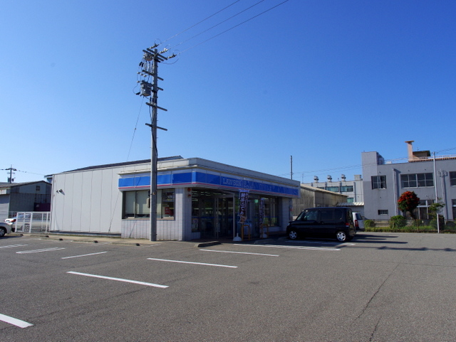 Convenience store. 712m until Lawson Kanazawa wholesaler-cho store (convenience store)