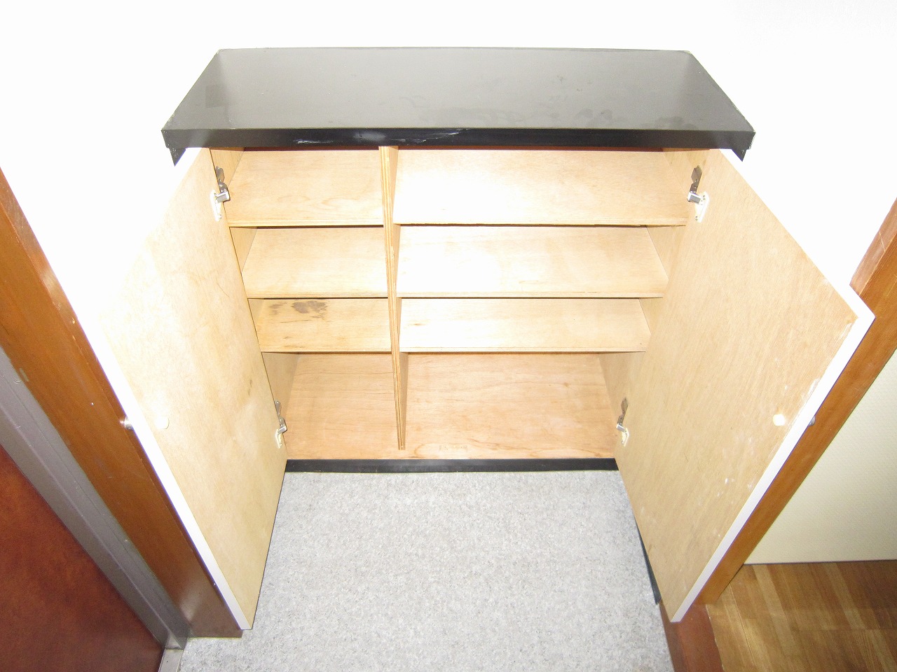 Entrance. Cupboard