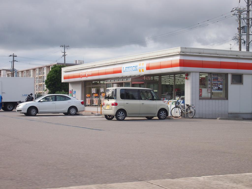 Convenience store. 256m until Lawson Kanazawa Nukashinbo store (convenience store)