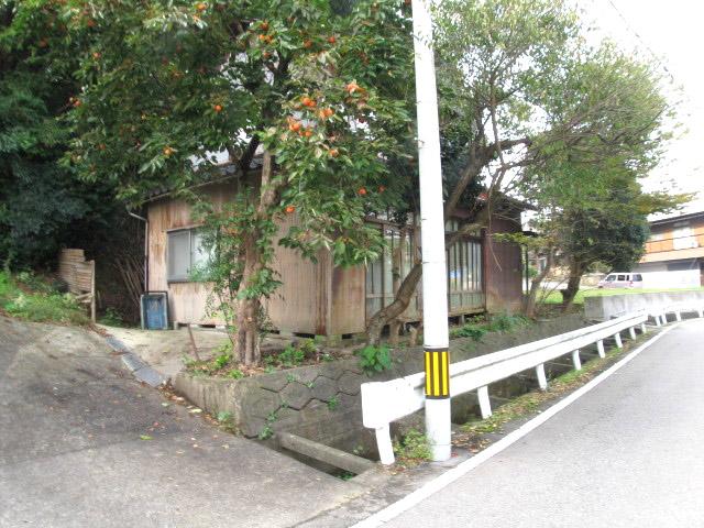 Local photos, including front road. Appearance when viewed from the opposite side