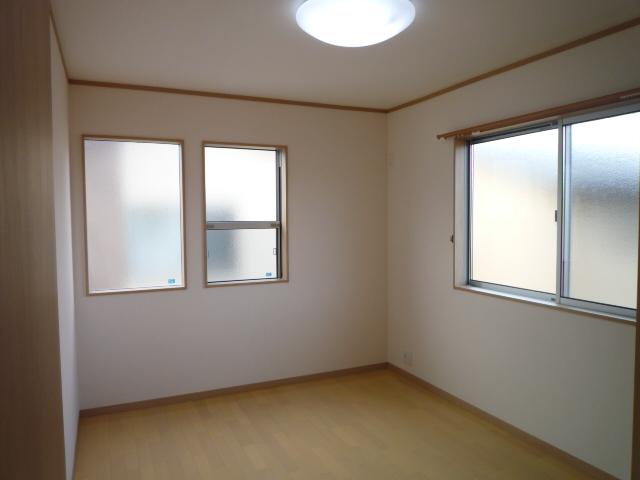 Non-living room. Indoor (11 May 2013) Shooting