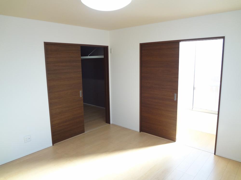 Other introspection. 2 Kaiyoshitsu WIC and solarium