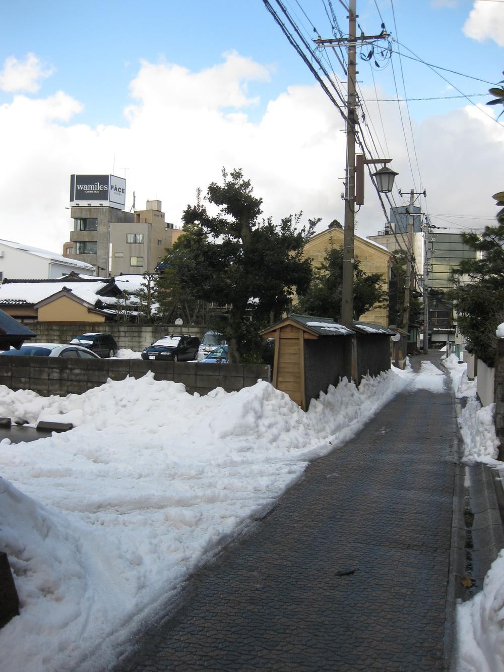 Local photos, including front road. Local (February 2012) Shooting