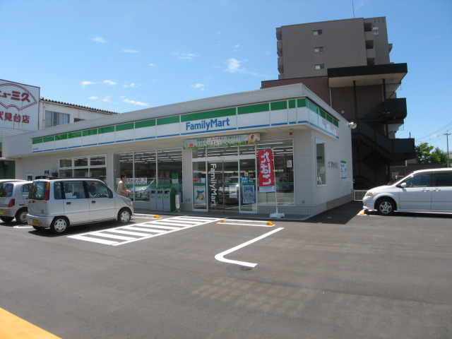 Convenience store. FamilyMart Kanazawa Fushimidai store up (convenience store) 419m