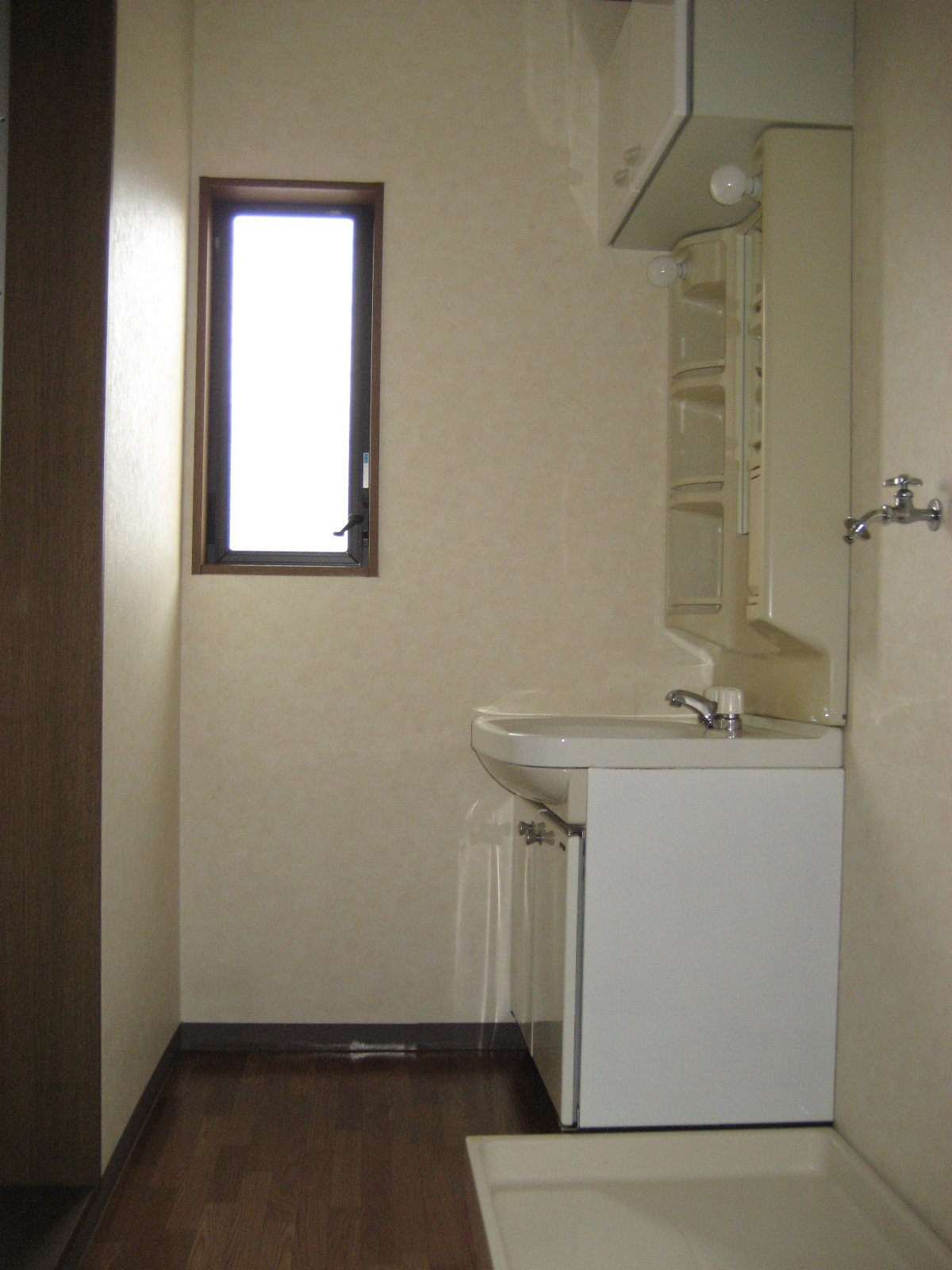 Washroom. Independent wash basin and washing machine Storage, Is undressing room.