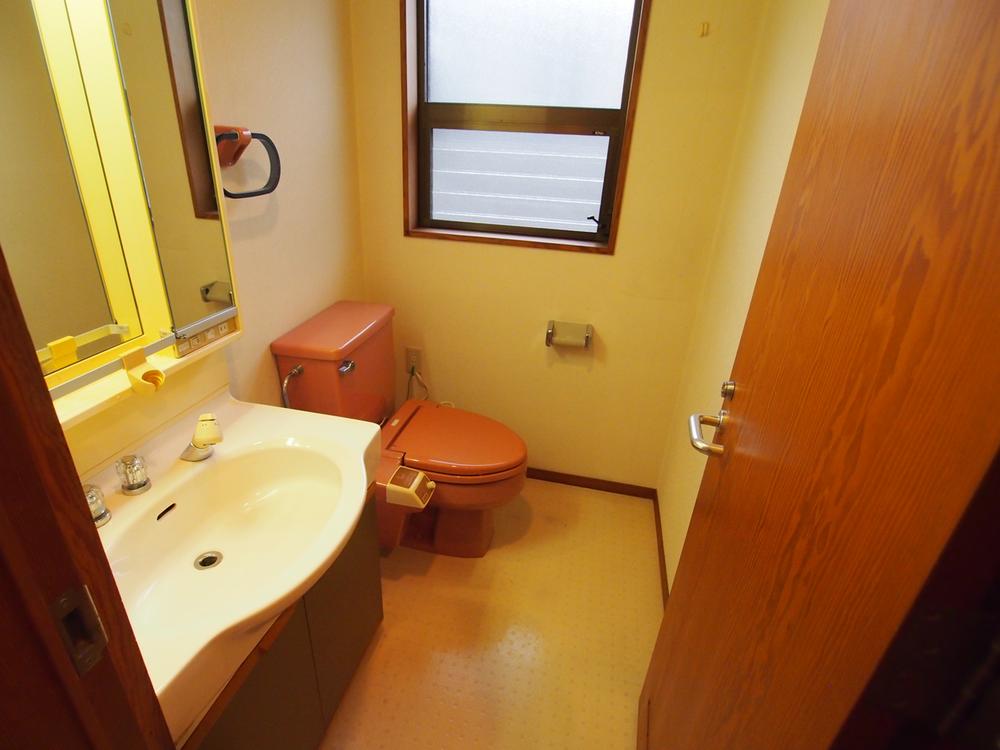 Toilet. The third floor toilet (December 2013) Shooting