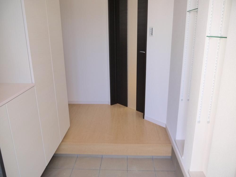 Entrance. Local (March 2013) Shooting