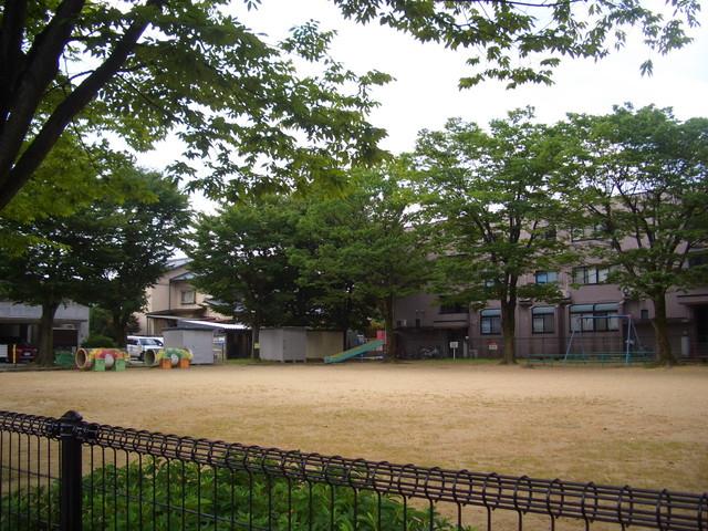 Local photos, including front road. Children's park