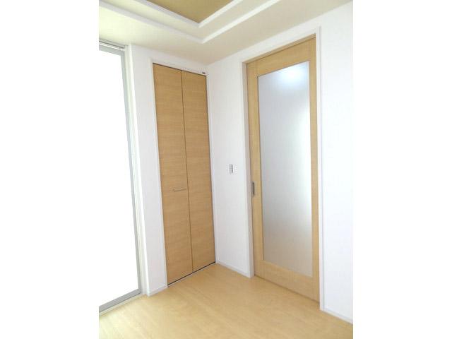 Living. Kratky elementary school