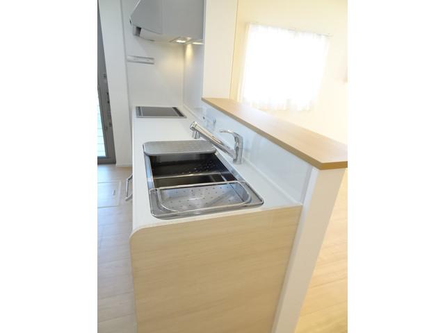 Kitchen. Kratky elementary school main gate