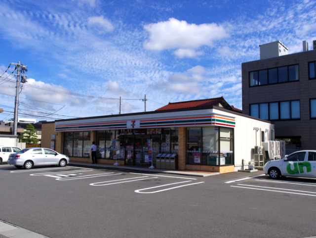 Convenience store. Seven-Eleven 703m to Matsumura Kanazawa Machiten (convenience store)