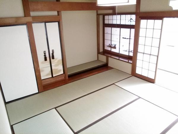 Other introspection. Alcove with emotional drifting 8-mat Japanese-style. 