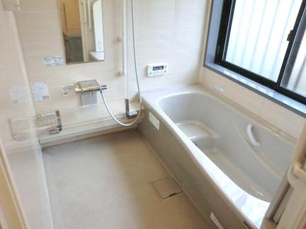 Bathroom. Indoor (12 May 2012) shooting