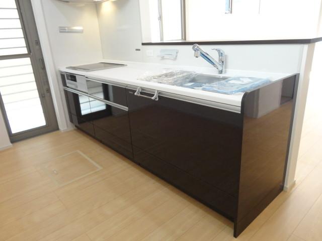 Kitchen. Easy-to-use utility sink