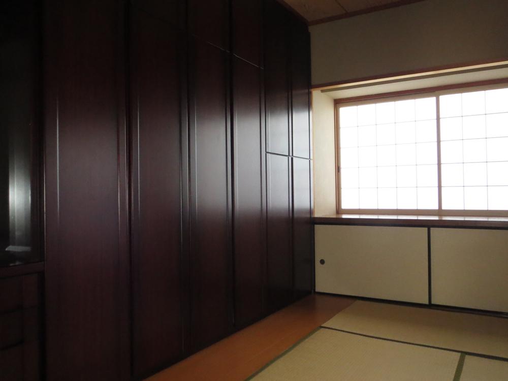 Non-living room. North Japanese-style room 8 wall store