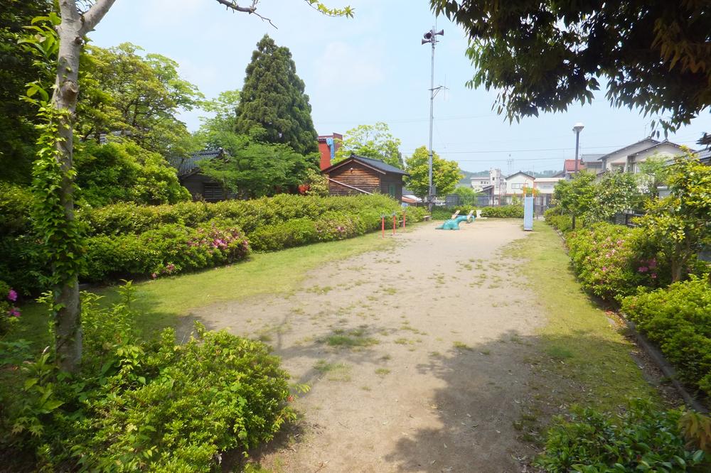 park. Next to the shrine next to is the park. 