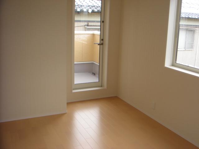 Non-living room. Indoor (12 May 2013) Shooting