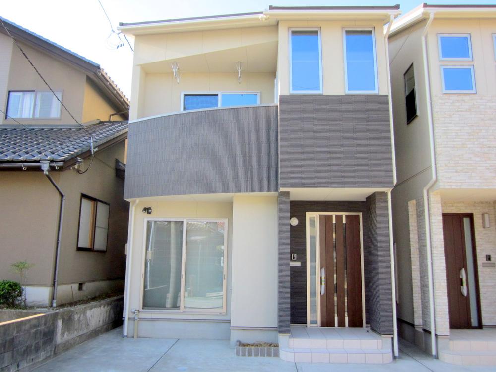 Local appearance photo. Local (11 May 2013) Shooting