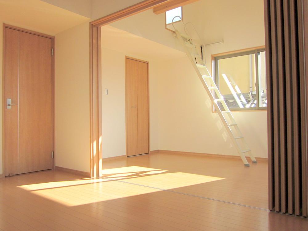 Non-living room. Indoor (11 May 2013) Shooting