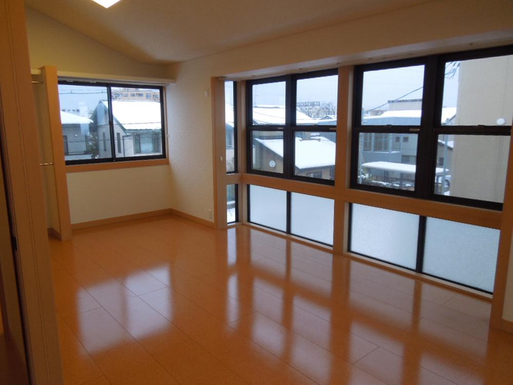 Other introspection. Second floor children's room