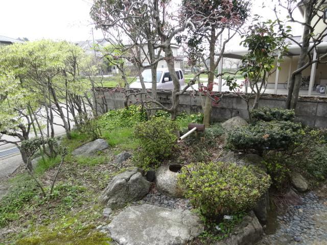 Garden. Entrance before Tsuboniwa