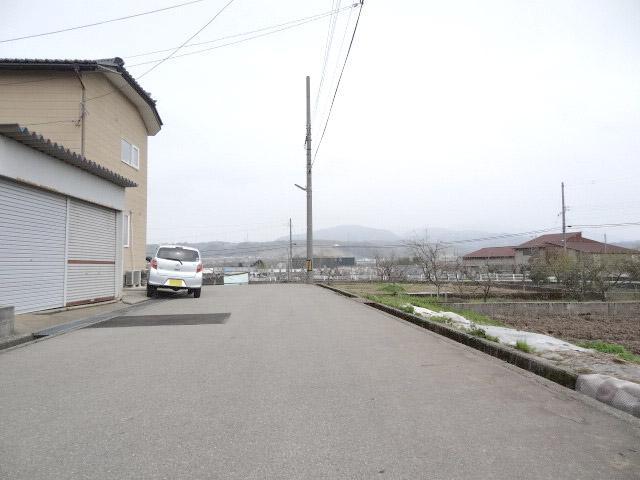 Other local. Spacious front road