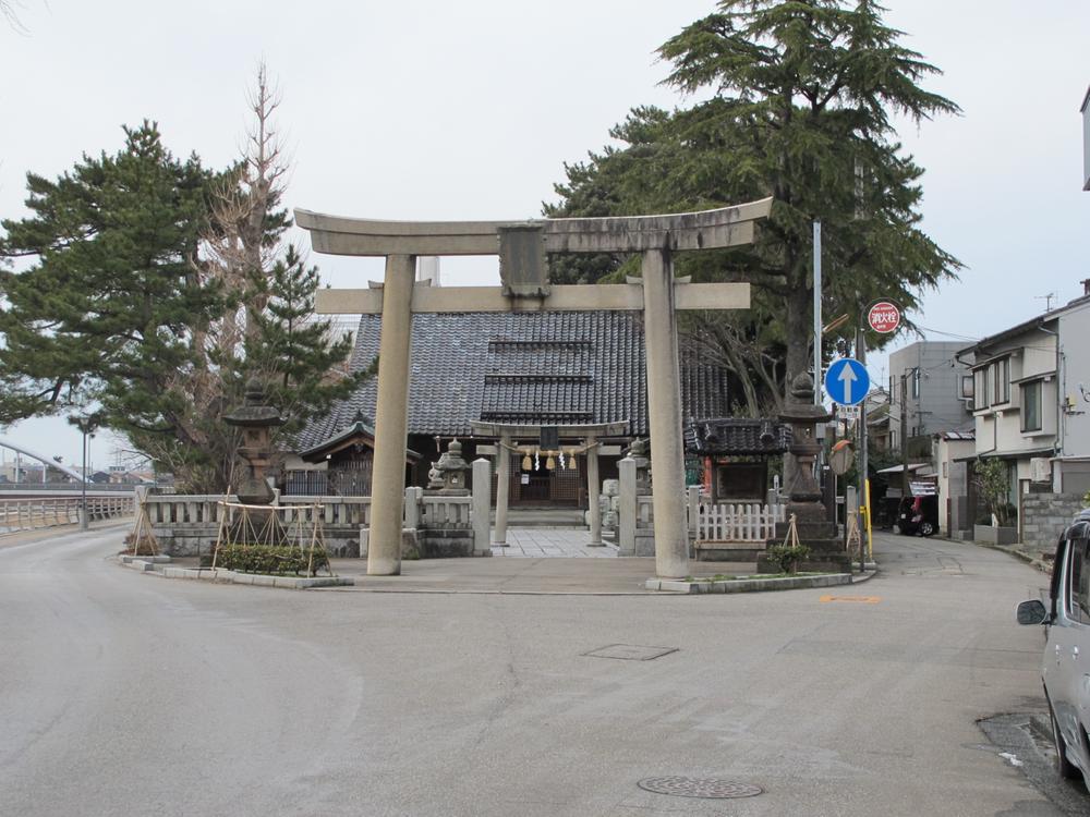 Other local. Sai shrine