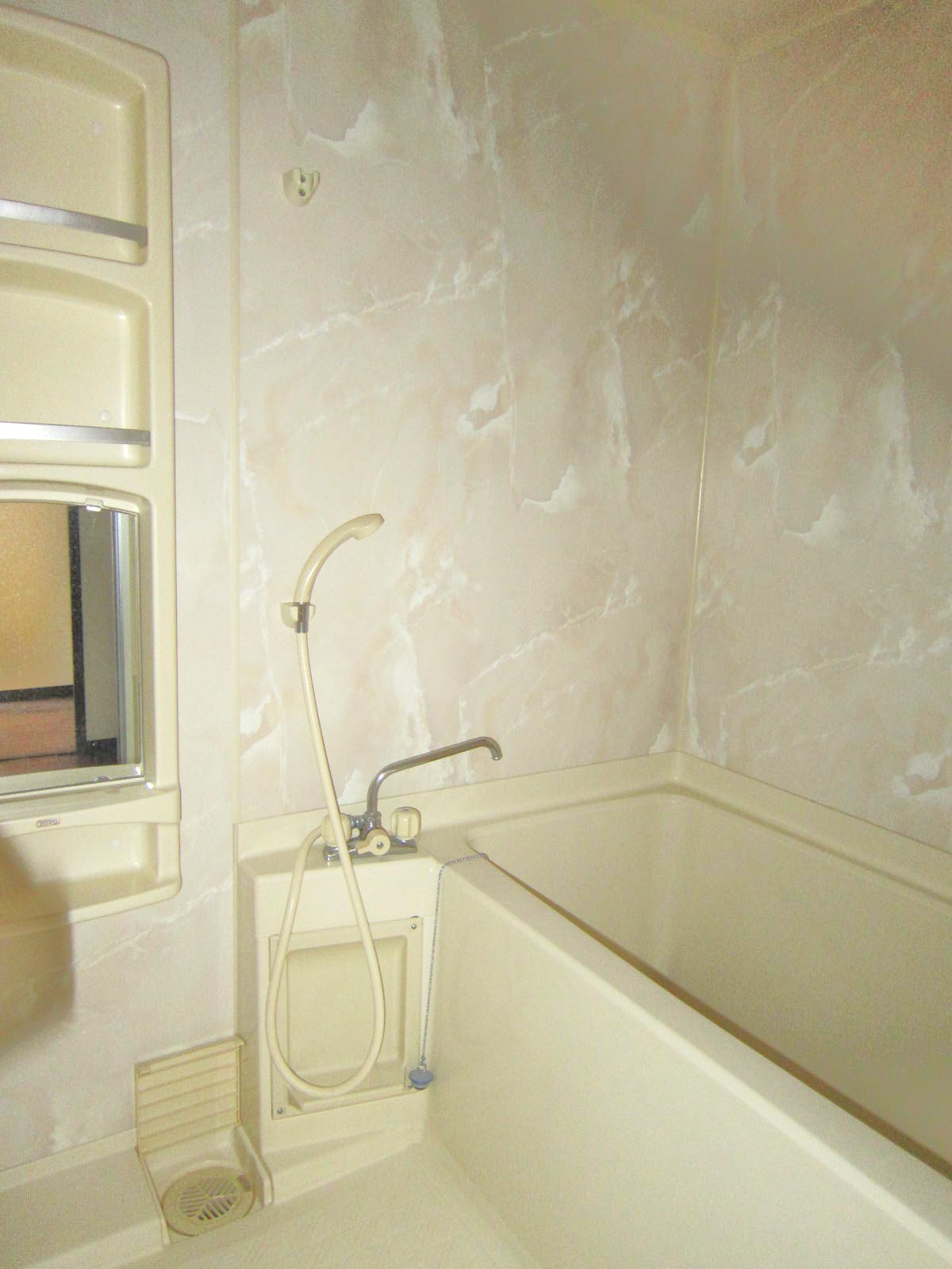 Bath. With shampoo dresser
