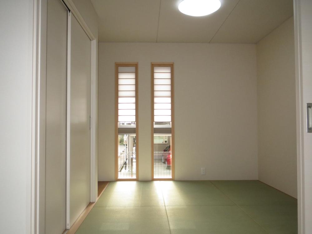 Other introspection. With closet Japanese-style room