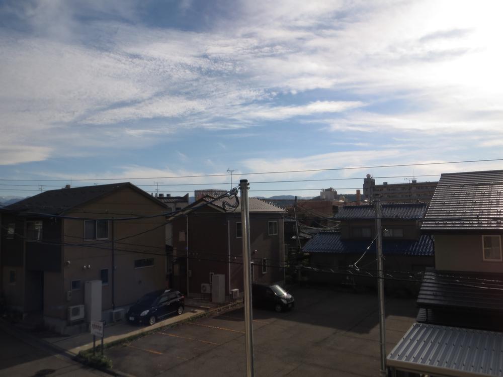 View photos from the dwelling unit. View of the city