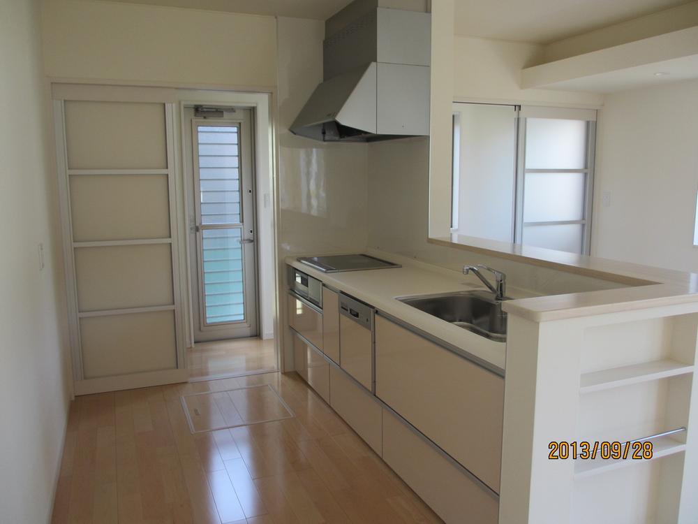 Kitchen. Indoor (10 May 2013) Shooting