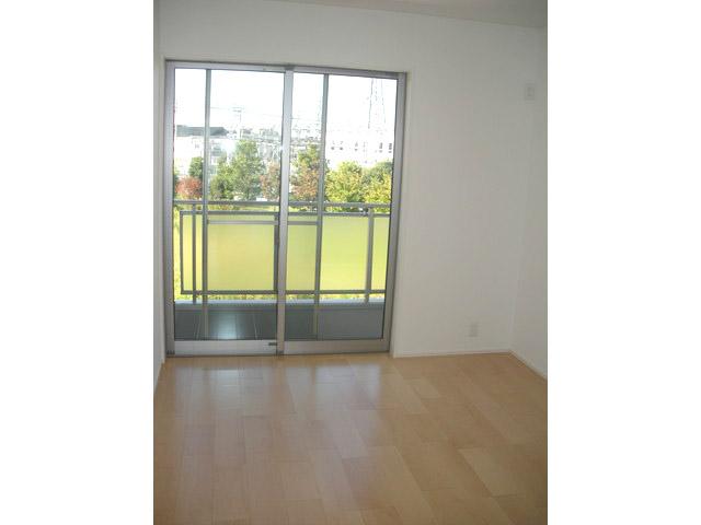 Non-living room. Balcony from Western-style (in 2 rooms both)