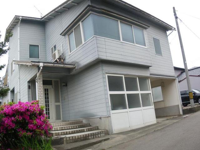 Local appearance photo. Garage, With carport! 