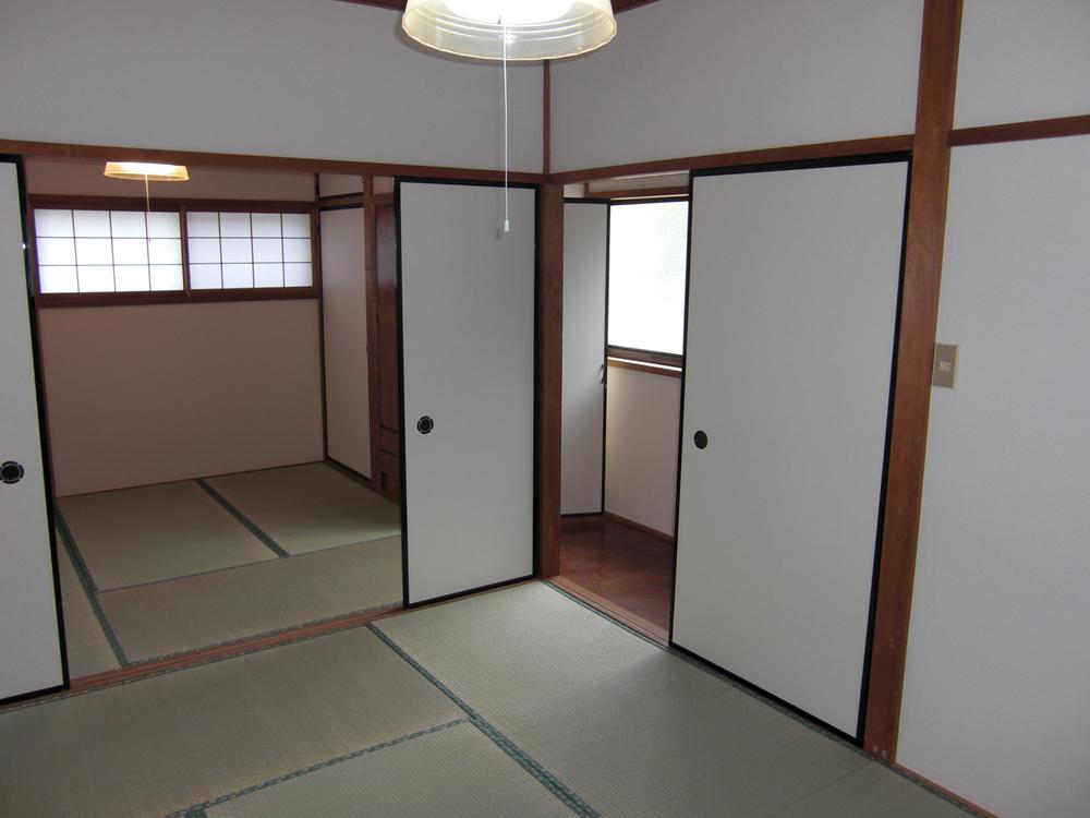 Non-living room. Second floor Japanese-style room 6 quires ・ 4.5 Pledge