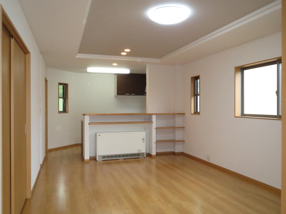 Living. With thermal storage heaters ・ dining kitchen