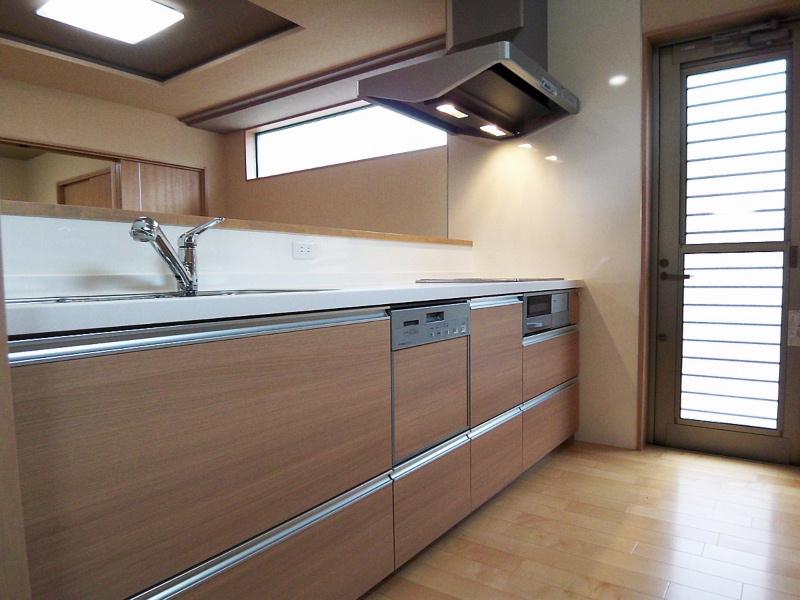 Kitchen. Indoor (10 May 2013) Shooting