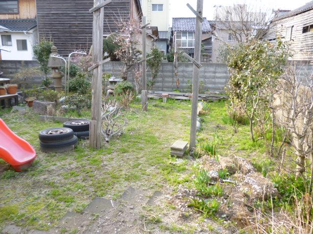 Garden. Local (April 2013) Shooting