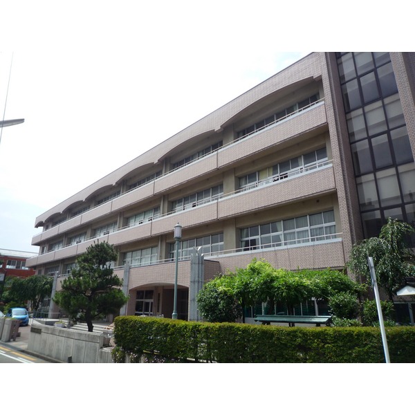 Primary school. 128m until the Kanazawa Municipal Baba elementary school (elementary school)