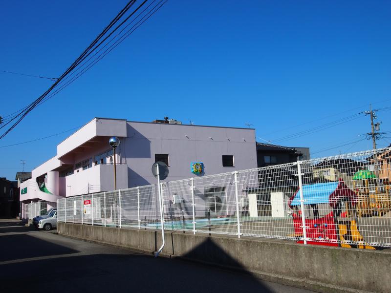 kindergarten ・ Nursery. Seedling nursery school (kindergarten ・ 520m to the nursery)